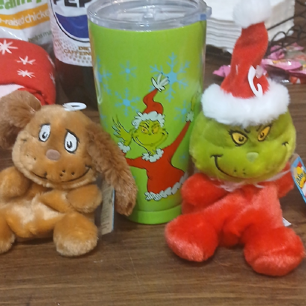 Grinch and Max Plush Toy Set with Green Tumbler 3fer ALL NEW